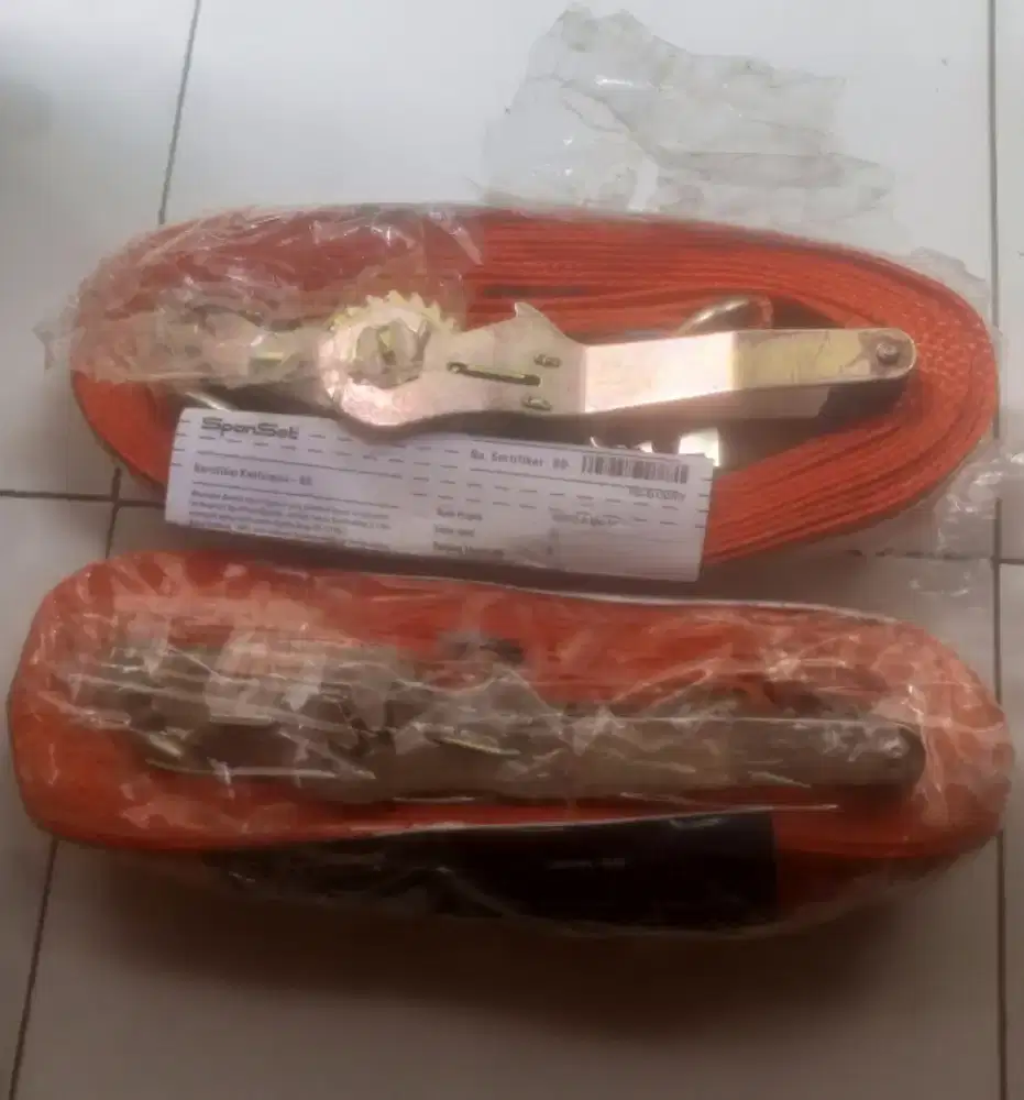 Tali ikat / ratchet tie