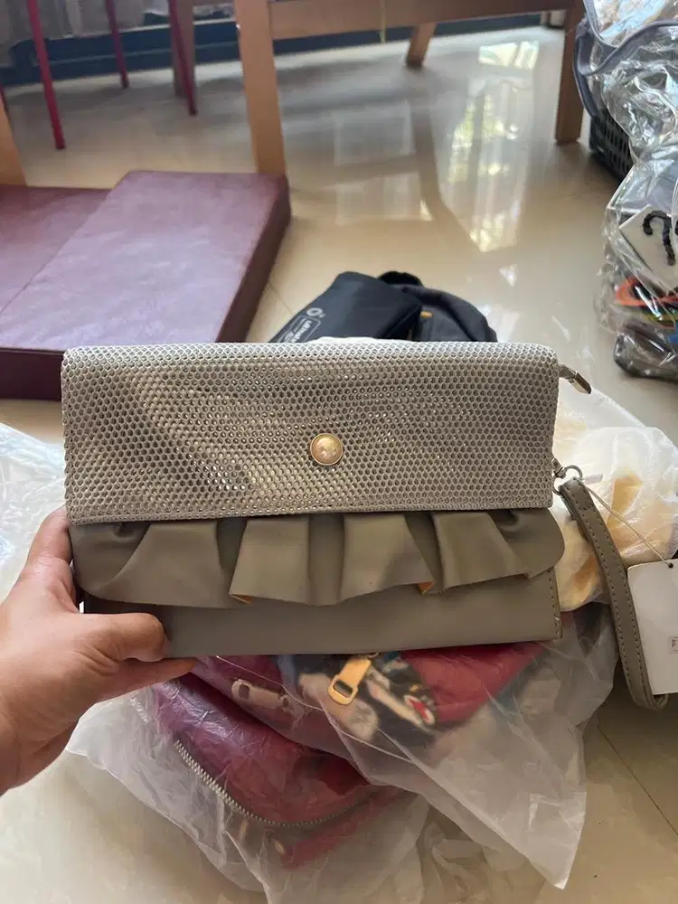 Jual cepat tas pesta baru