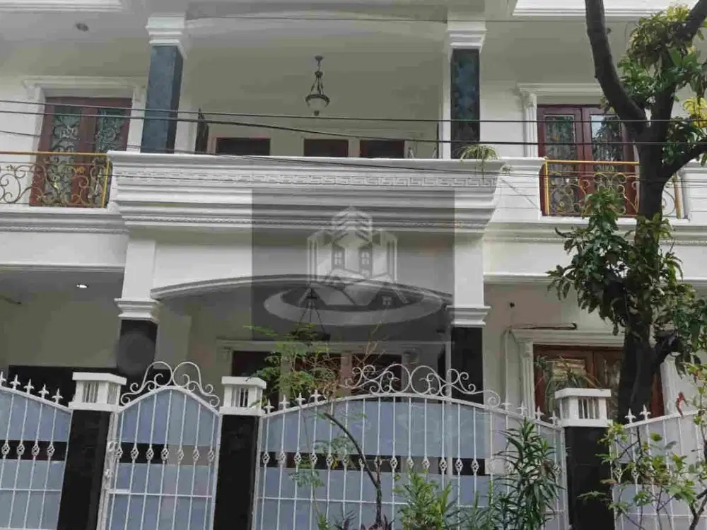 DIJUAL RUMAH KLASIK MODERN DI RAWAMANGUN