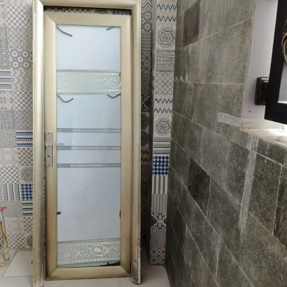 Dijual cepat 1 unit Pintu Kaca Full