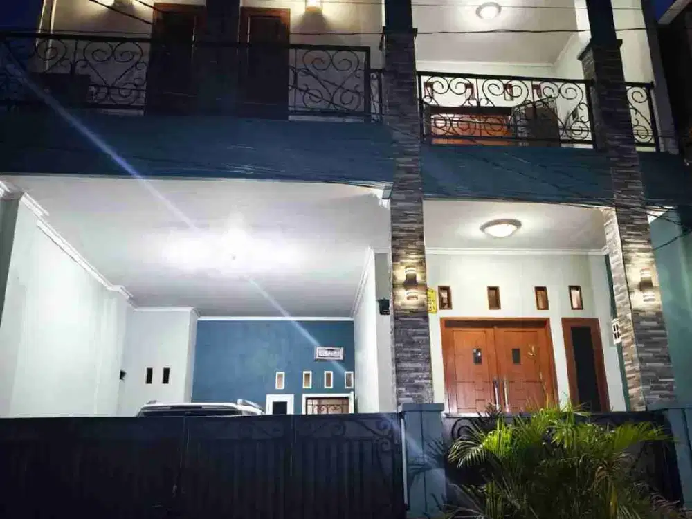 dijual rumah 2 lantai siap huni dekat sekolah di harapan indah 1 bekasi