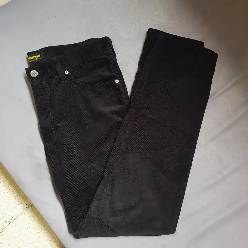 Celana panjang wrangler corduroy