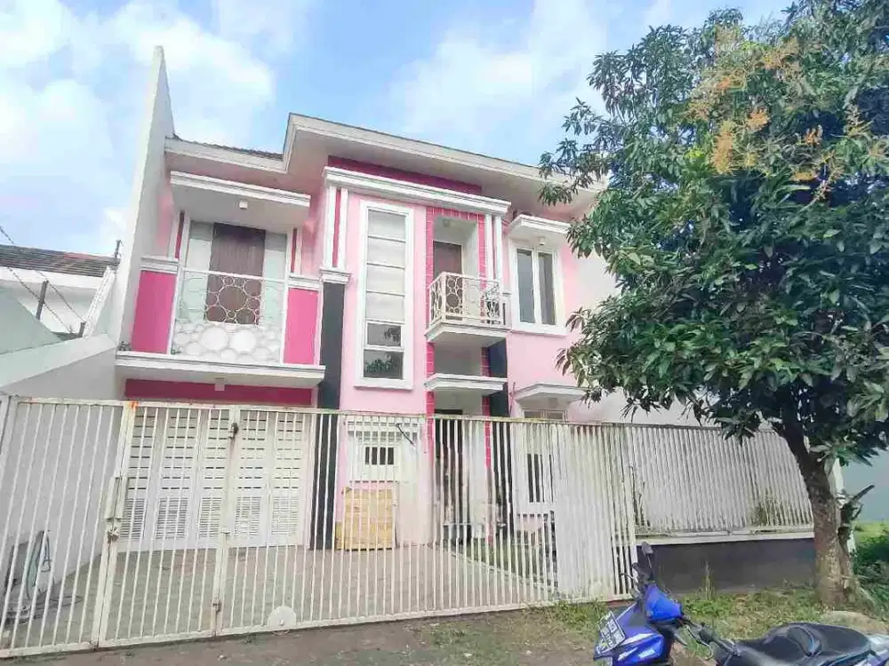 Strategis! Rumah Araya Golf Blok Depan