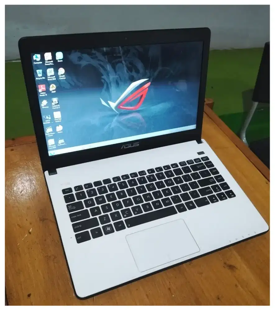 Laptop Asus X401U AMD Ram 2GB HDD 320GB Slim Mulus Normal