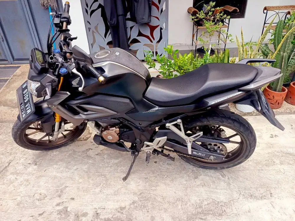 Honda CB150R  terawat full ori buat yg paham