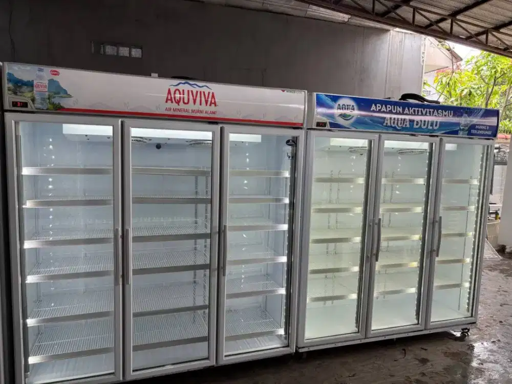 Showcase sanden intercool 3 pintu mesin ori mulus 1500 L 
Hrg 8 jt