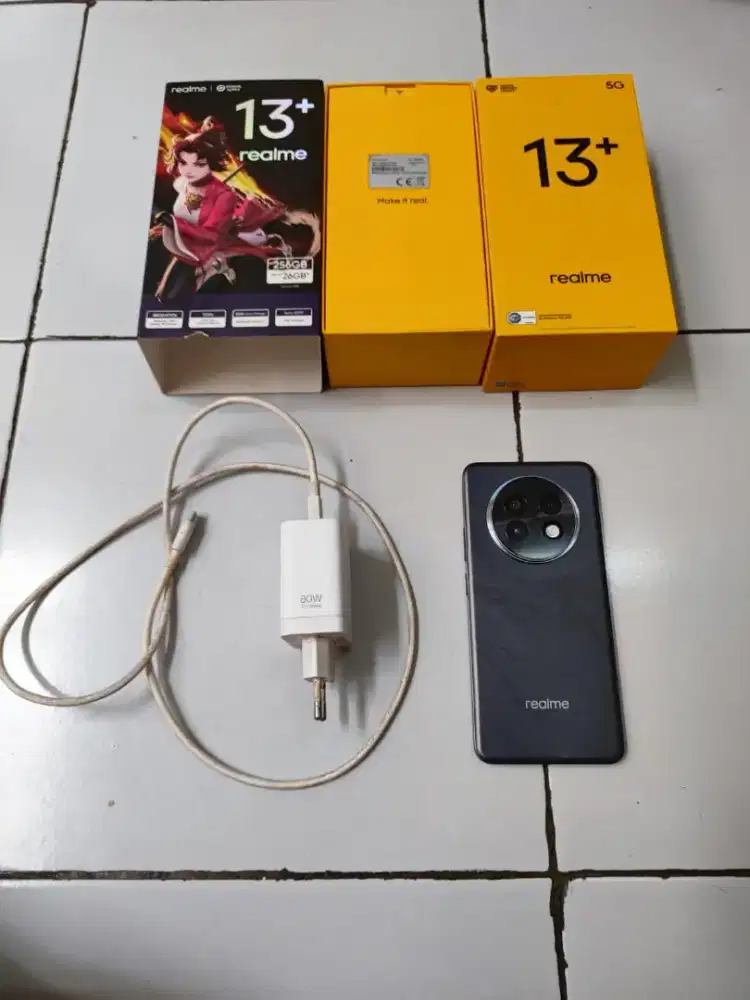 Realme 13+ 5g ram 12/256 fullset bisa tt diatasnya