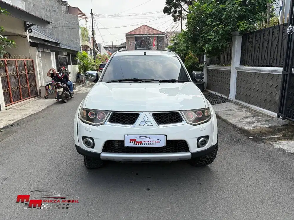 Mitsubishi Pajero Sport 2.5 AT Dakar 2012 Putih Mutiara
