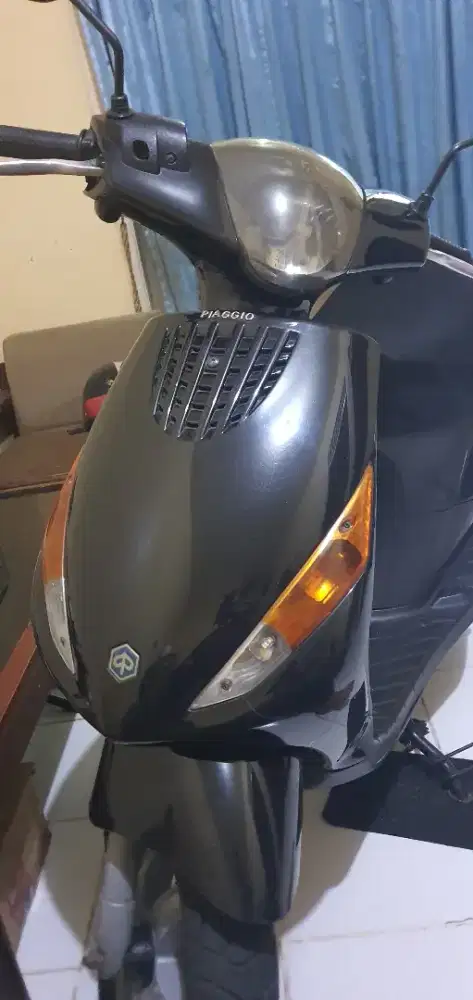 Piaggio Zip Scooter