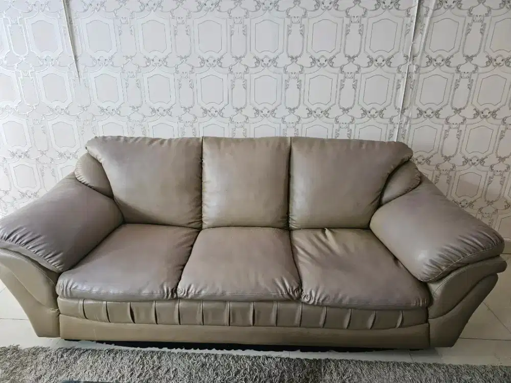 Jual sofa bekas 3 set 2 set  masih bagus di alam sutera
