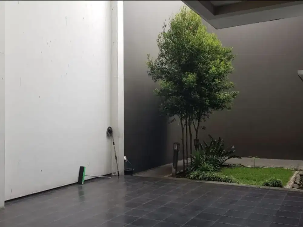 Dijual Rumah Premium Siap Huni Nyaman Terawat Lokasi Startegis di Singgasana Pradana Bandung