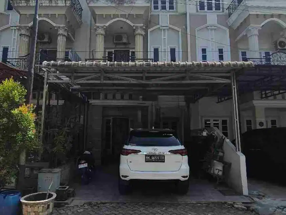 jual villa komplek The Piazza Residence daerah Kapten Muslim, lokasi best, harga nego