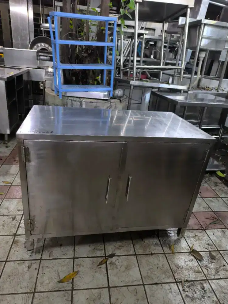 Meja Kabinet pintu kupu-kupu uk 108×60×82 

Hrg 3jt