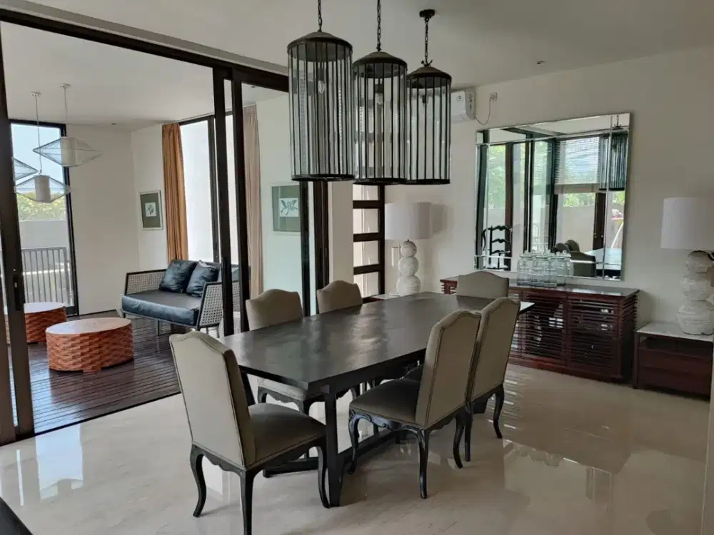 DISEWAKAN RUMAH PLATINUM Graha Famili