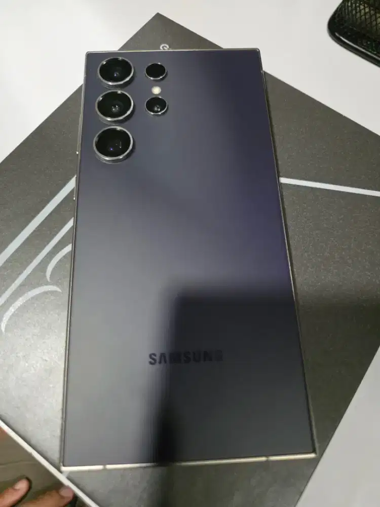 SAMSUNG GALAXY S24 ULTRA 256GB GARANSI SEIN LIKE NEW