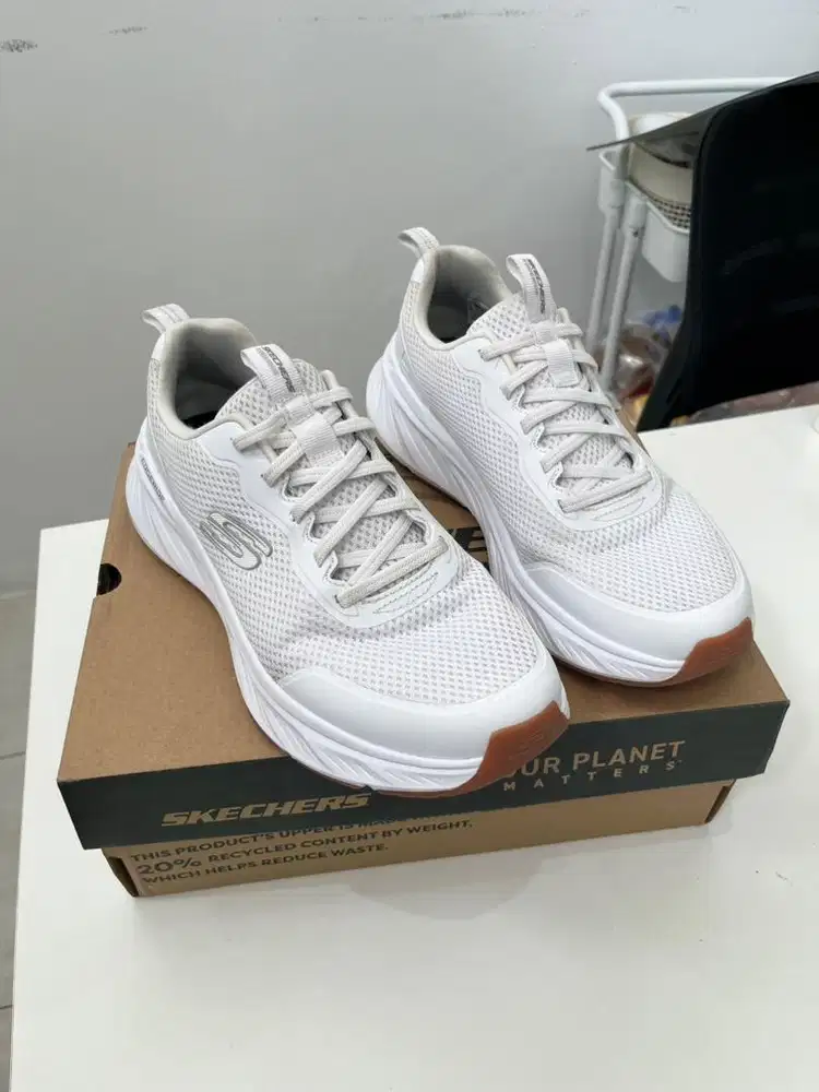 Sepatu Sneakers putih skechers us8 pria white original asli