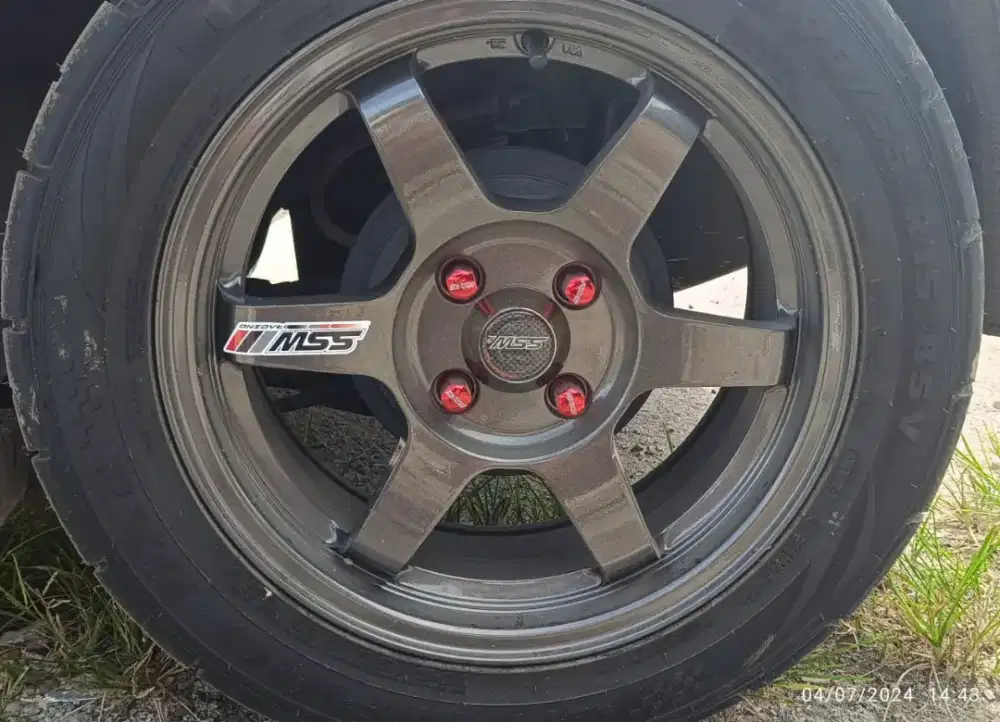 Jual velg dan ban mobil