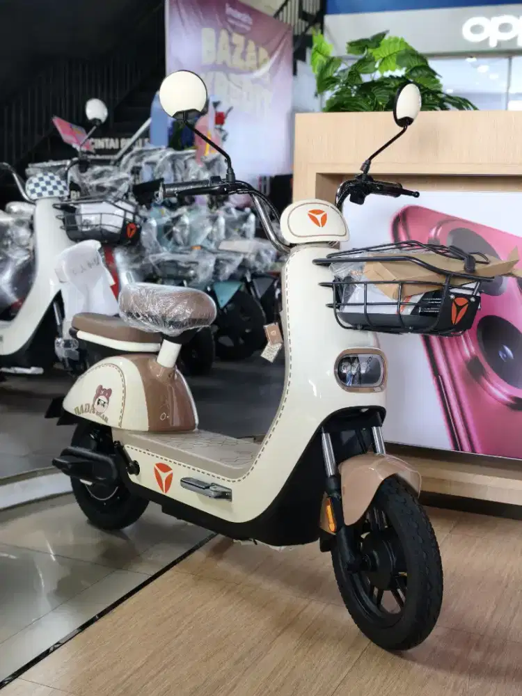 YADEA TERLARIS TAHAN HUJAN ANTI REWEL