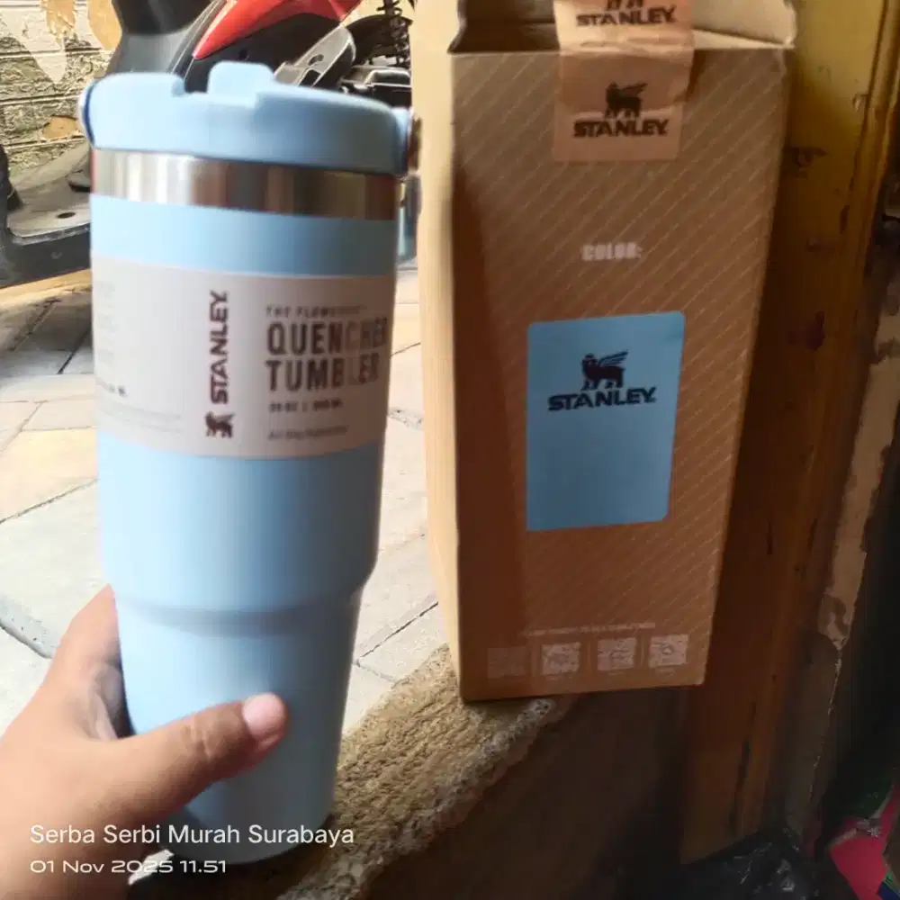 Tumbler Stanley tenteng
