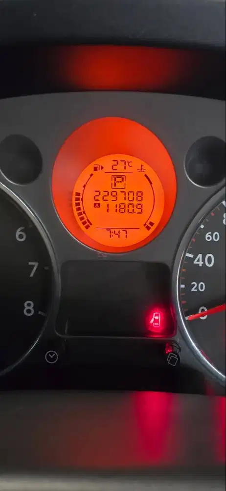 Nissan X-Trail 2.5 CVT AT 2009 – Tangan Pertama kondisi CIAMIK