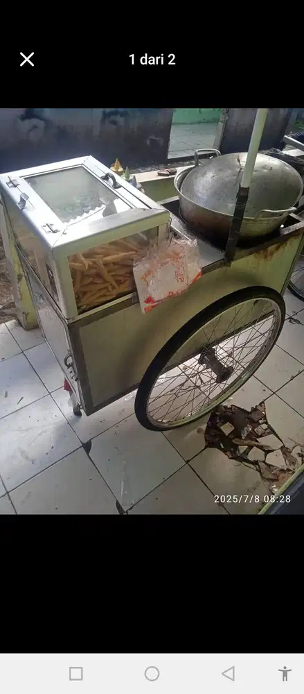 Pedagang keliling tahu bulat