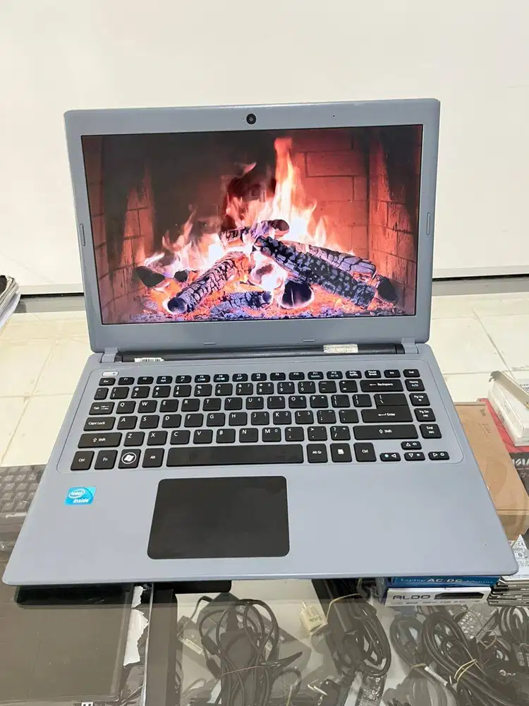 laptop acer aspire v5 431 like new