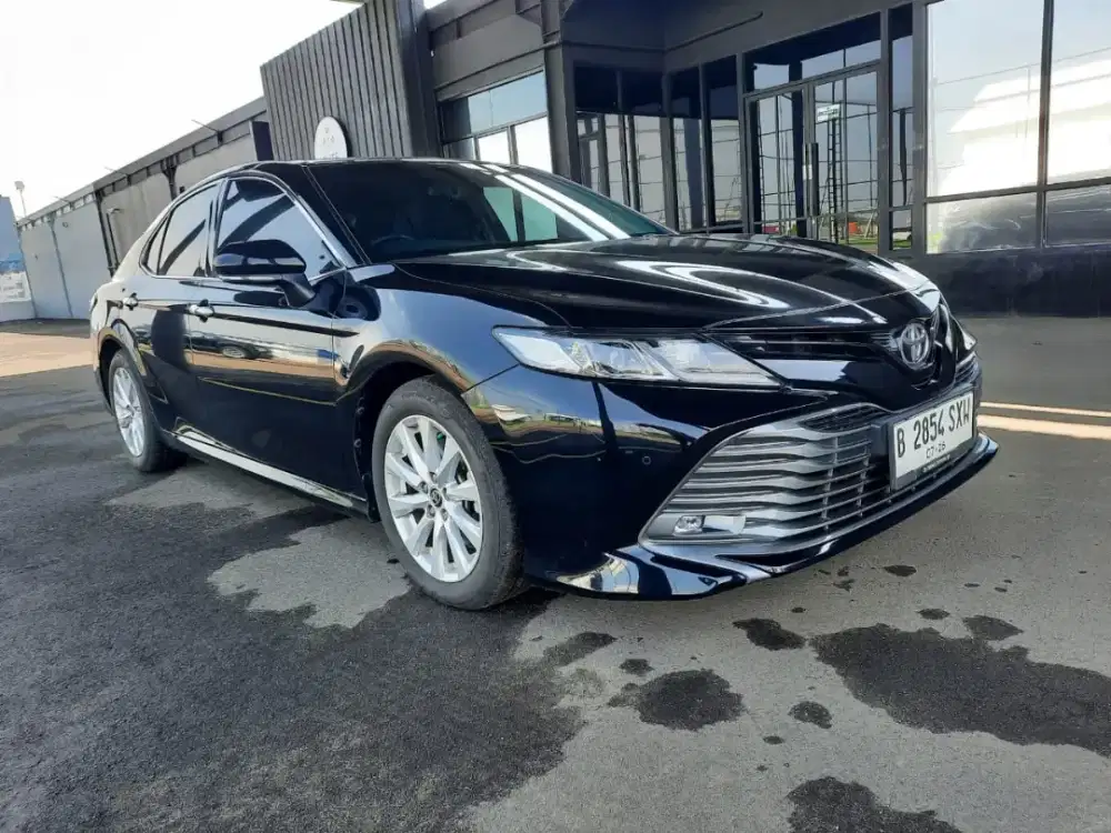 Toyota Camry 2.5 V 2021 Hitam