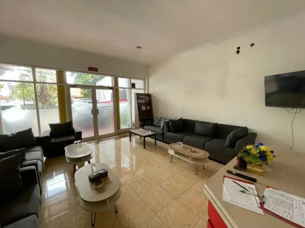 Ruang Usaha 2 Lantai - Lokasi Premium.