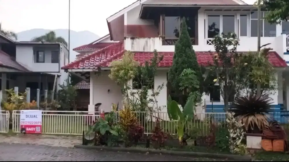 Villa murah asri terawat dalam kompleks Bumi Cimacan, Cipanas Puncak