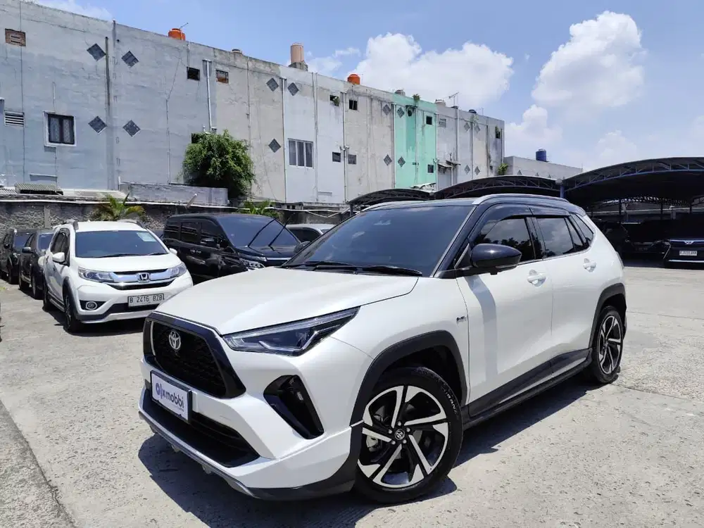 Pajak Panjang - Toyota Yaris Cross 1.5 S GR HV TSS Two Tone Hybrid-AT