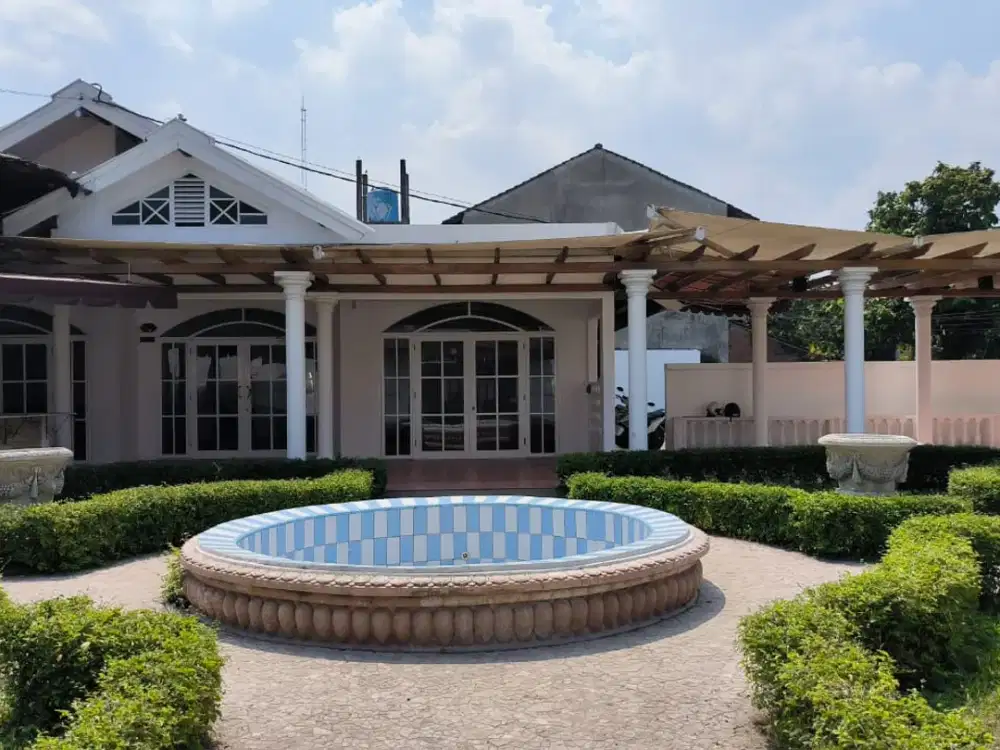 Bangunan Komersial Bergaya Kolonial di Jantung Kota Jogja