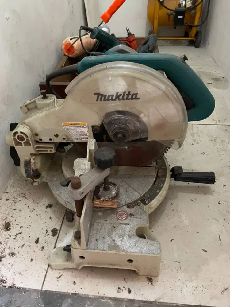Mesin Potong Aluminium Makita