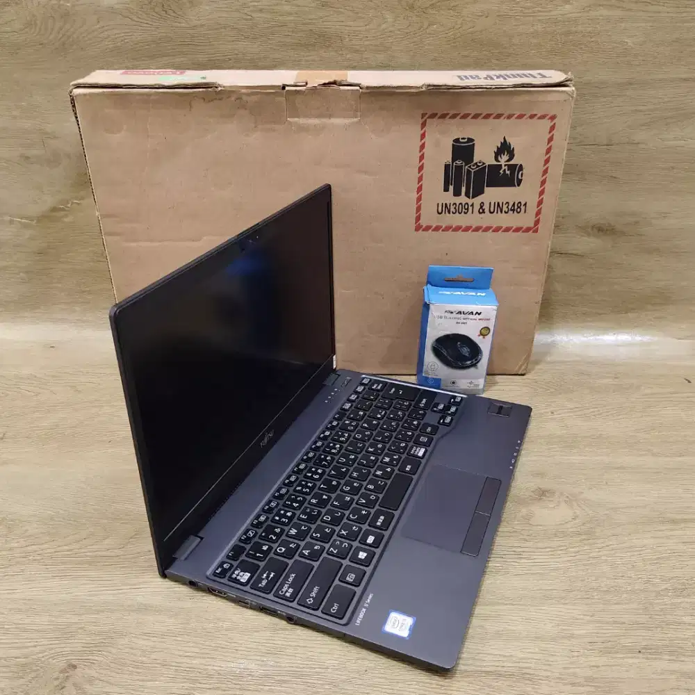 Laptop FUJITSU LIFEBOOK Slim Core i5 Gen 7 Ram 8GB bonus Mouse Baru Si