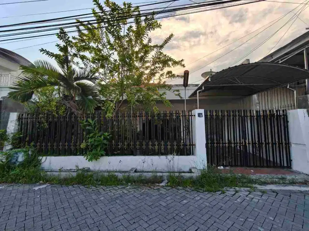 Dijual Rumah Lebak Indah 300 m²
