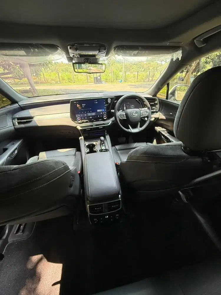 Lexus RX350H Luxury nik 2025