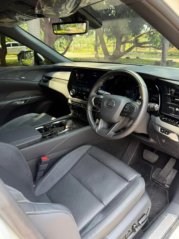 Lexus RX350H Luxury nik 2025