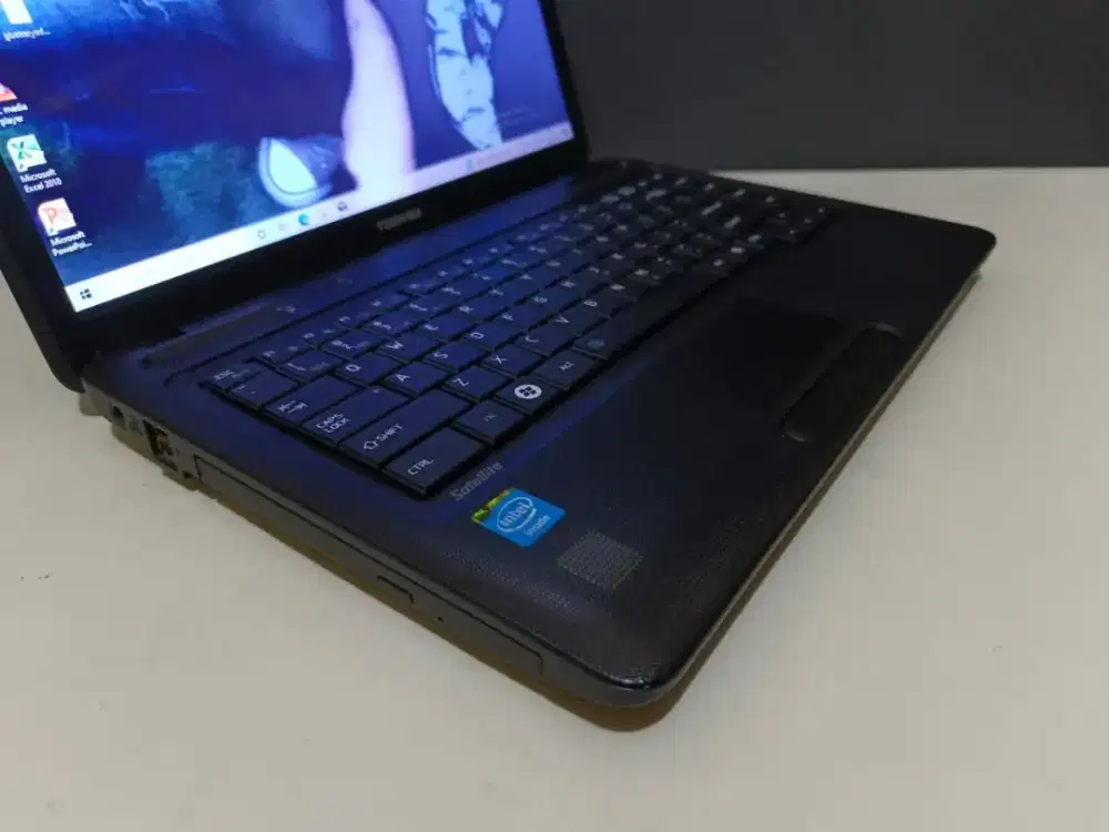 Toshiba Satelite B40-A wind 10 Ram 4gb Second