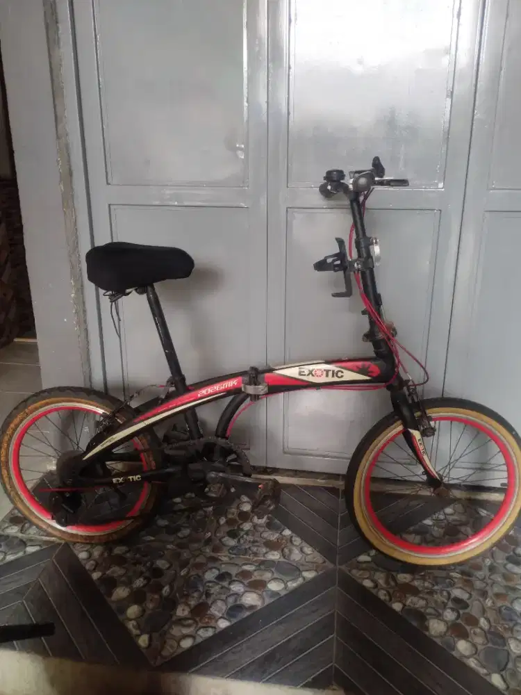 Sepeda lipat exotic ukuran 20