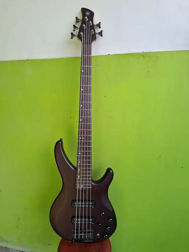 Bass Yamaha TRBX 505 Like New
