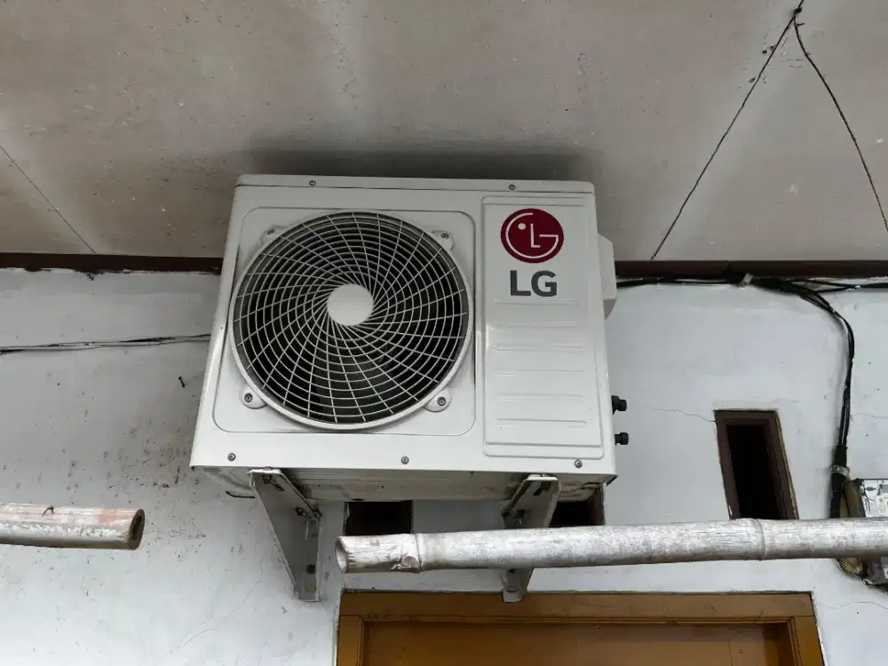 AC LG bagus dan murah.  LG 1/2 PK kondisi oke