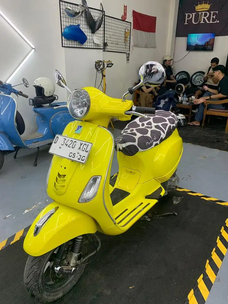 Vespa lx 150 3v kuning plat D