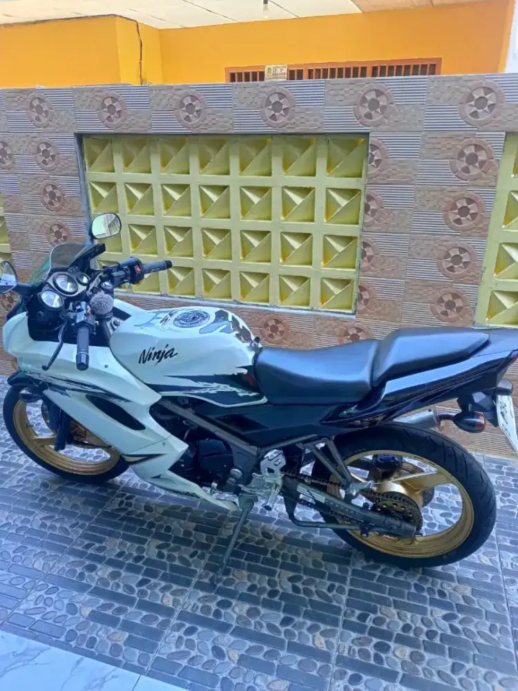Ninja RR Putih 2012
