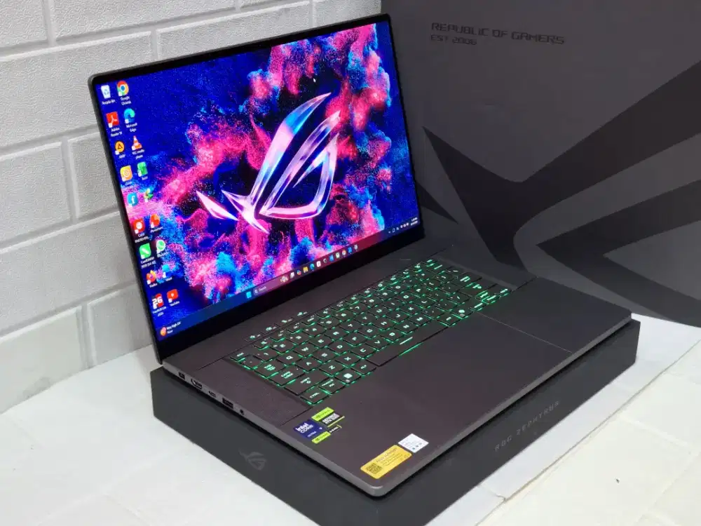 Asus ROG Zephyrus GU605C Intel core ULTRA 9-285H/32GB  Nvme Gen 4