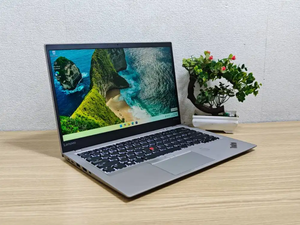 Lenovo Thinkpad X1 Carbon GEN 5 Core I7 RAM 16GB SSD 256GB Body Slim