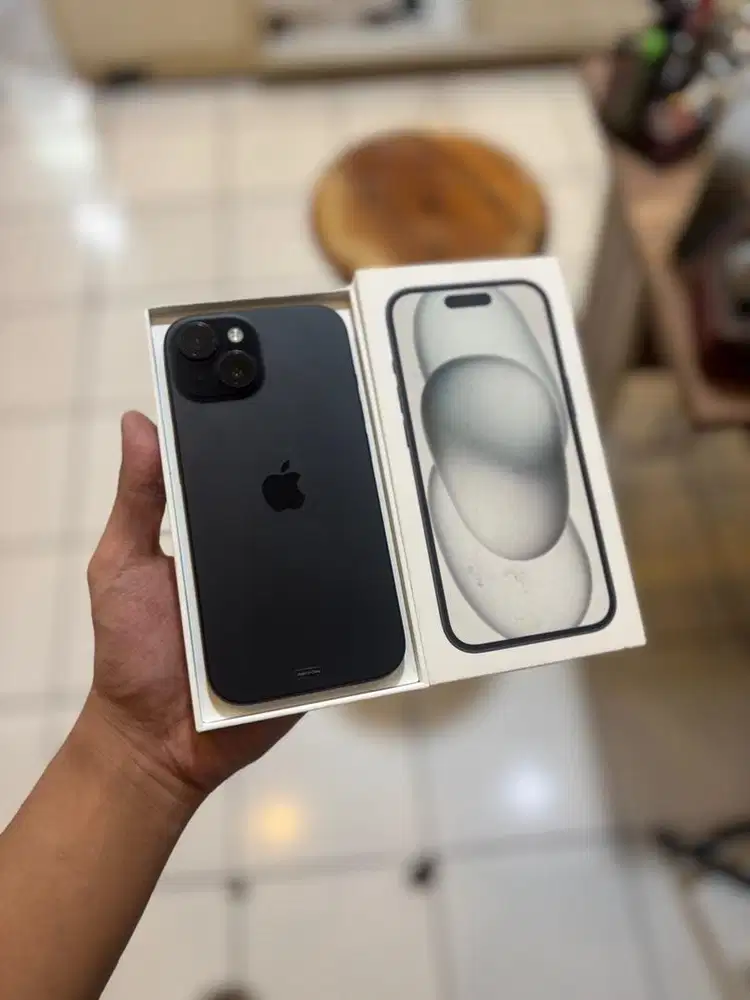 Iphone 15 256gb ibox garansi on like new
