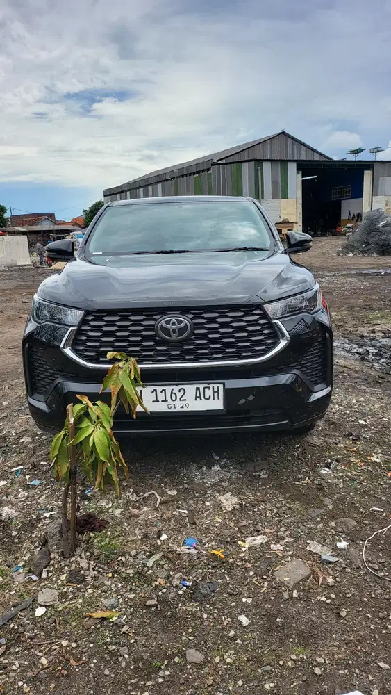 Toyota Kijang Innova 2023 Bensin