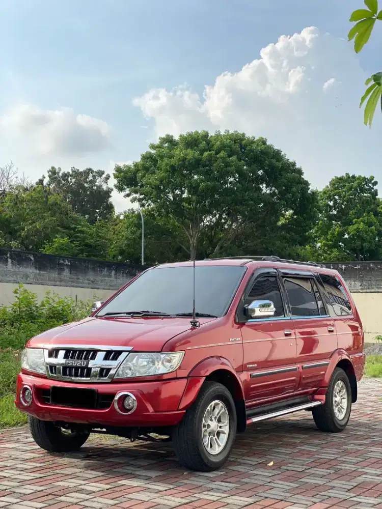 Isuzu panther grand touring istimewa