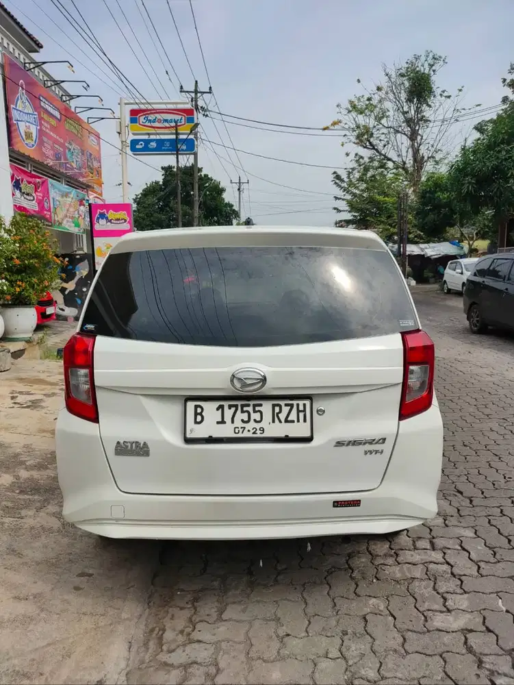 Sigra M  Km 9rb an Terima Plat H a/n