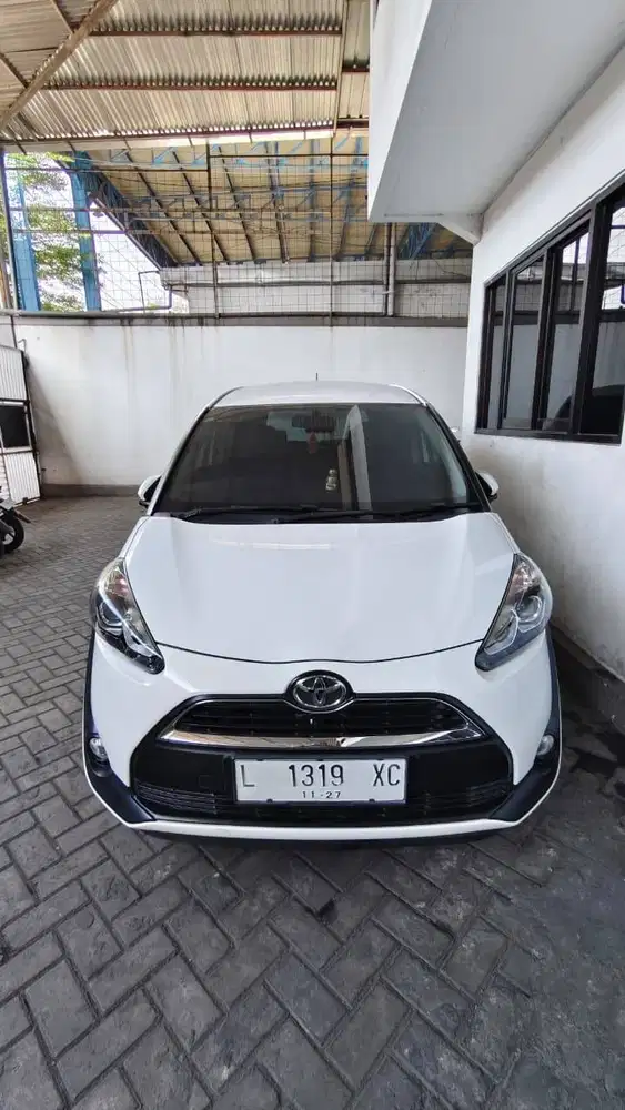 Dijual Mobil Toyota Sienta 1,5 V CVT