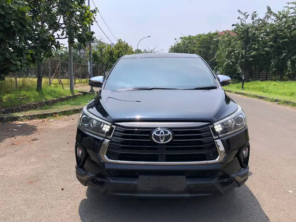 Toyota Innova Venturer 2.0 Bensin 2022